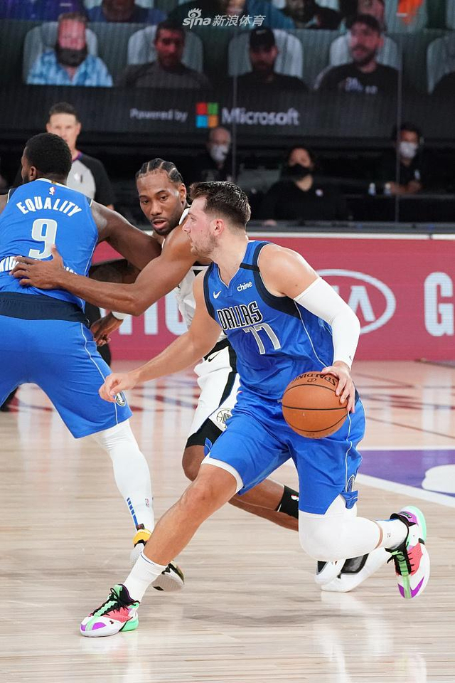 借其深厚的 借其深厚的