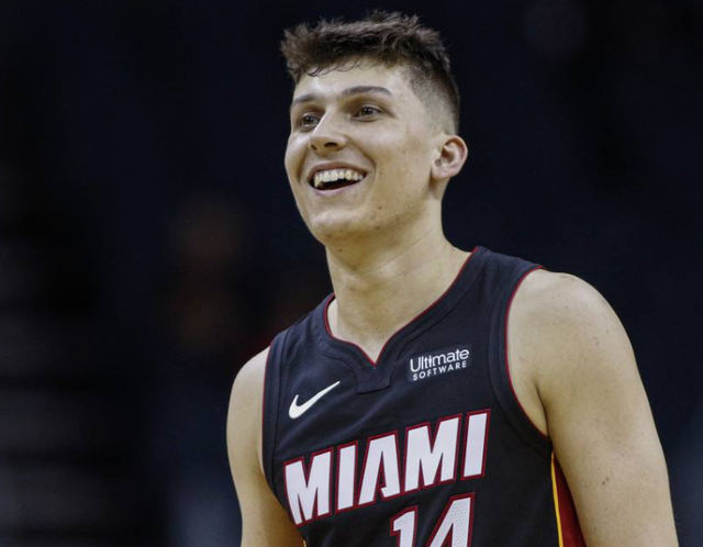 使他们在两 使他们在两